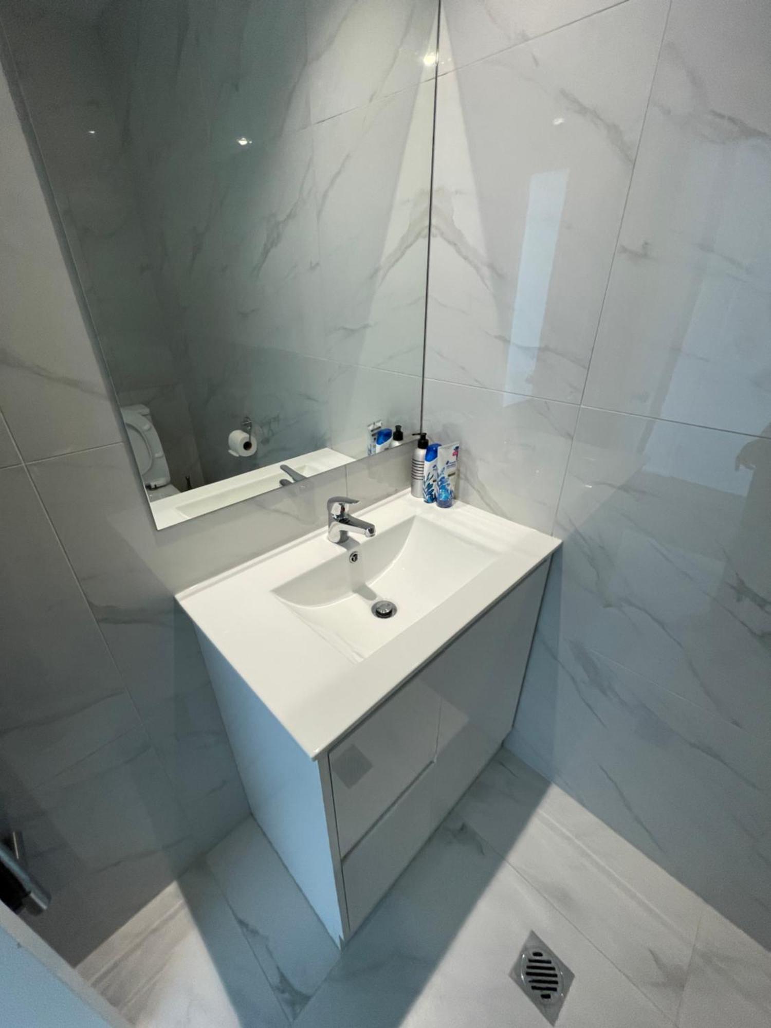 Modern By The Reserve * Auckland